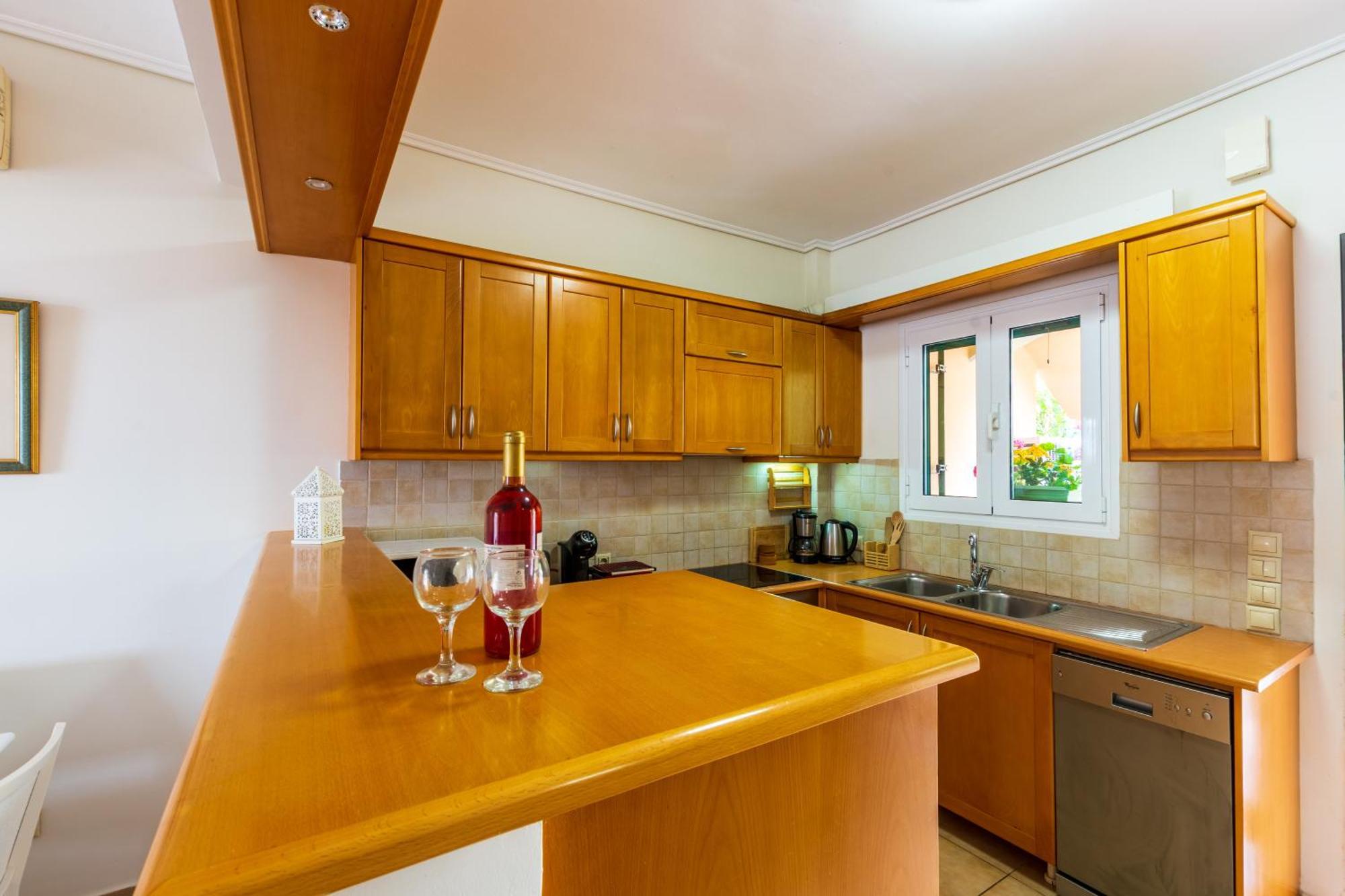 Barbati Seafront Luxury Suites Екстер'єр фото