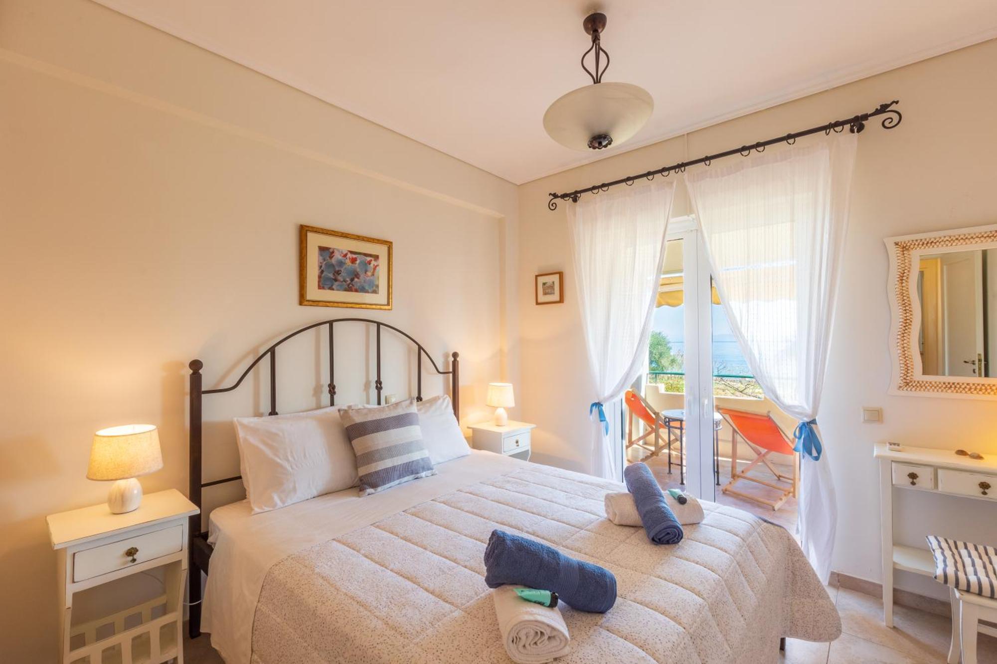 Barbati Seafront Luxury Suites Екстер'єр фото