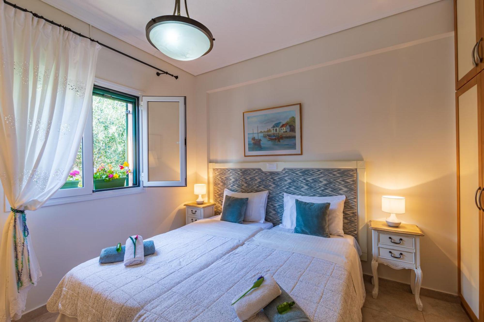 Barbati Seafront Luxury Suites Екстер'єр фото